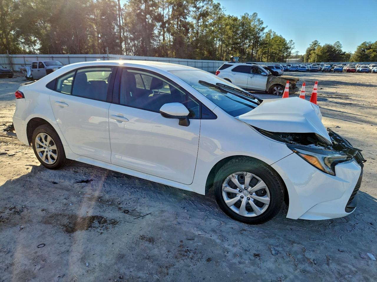 2025 TOYOTA COROLLA LE photo 4