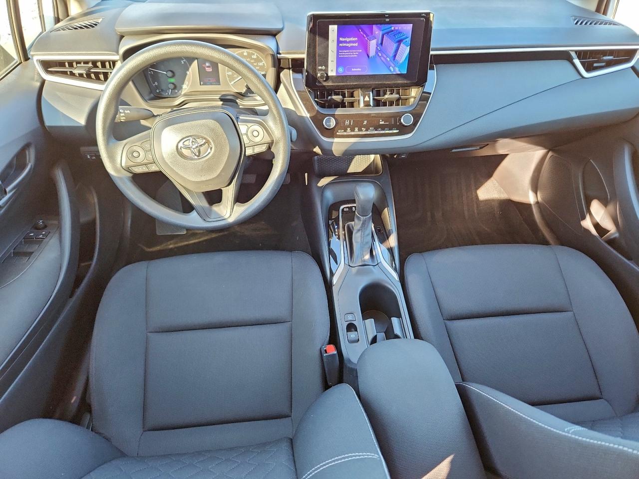 2025 TOYOTA COROLLA LE photo 8