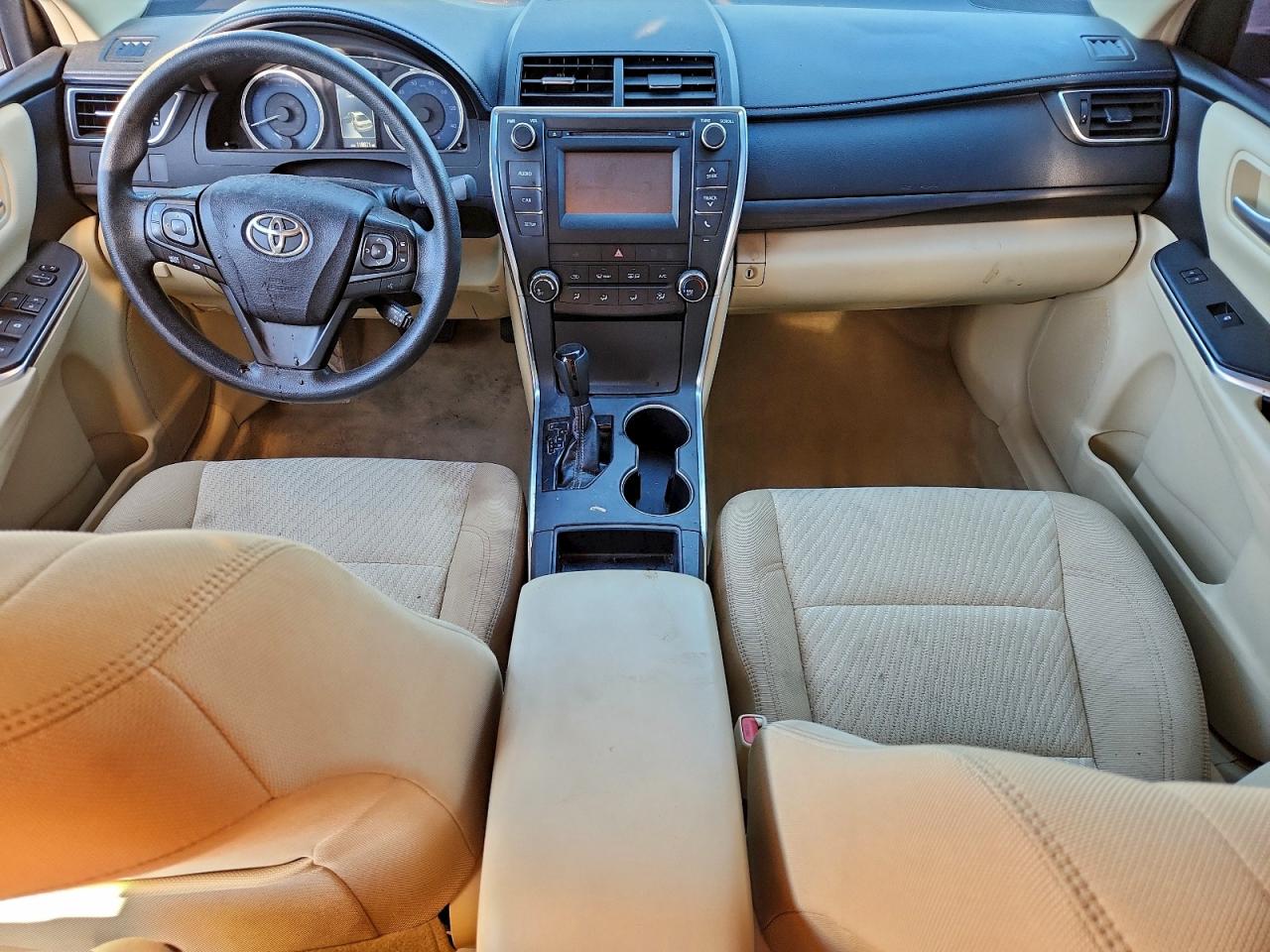 2017 TOYOTA CAMRY LE photo 8