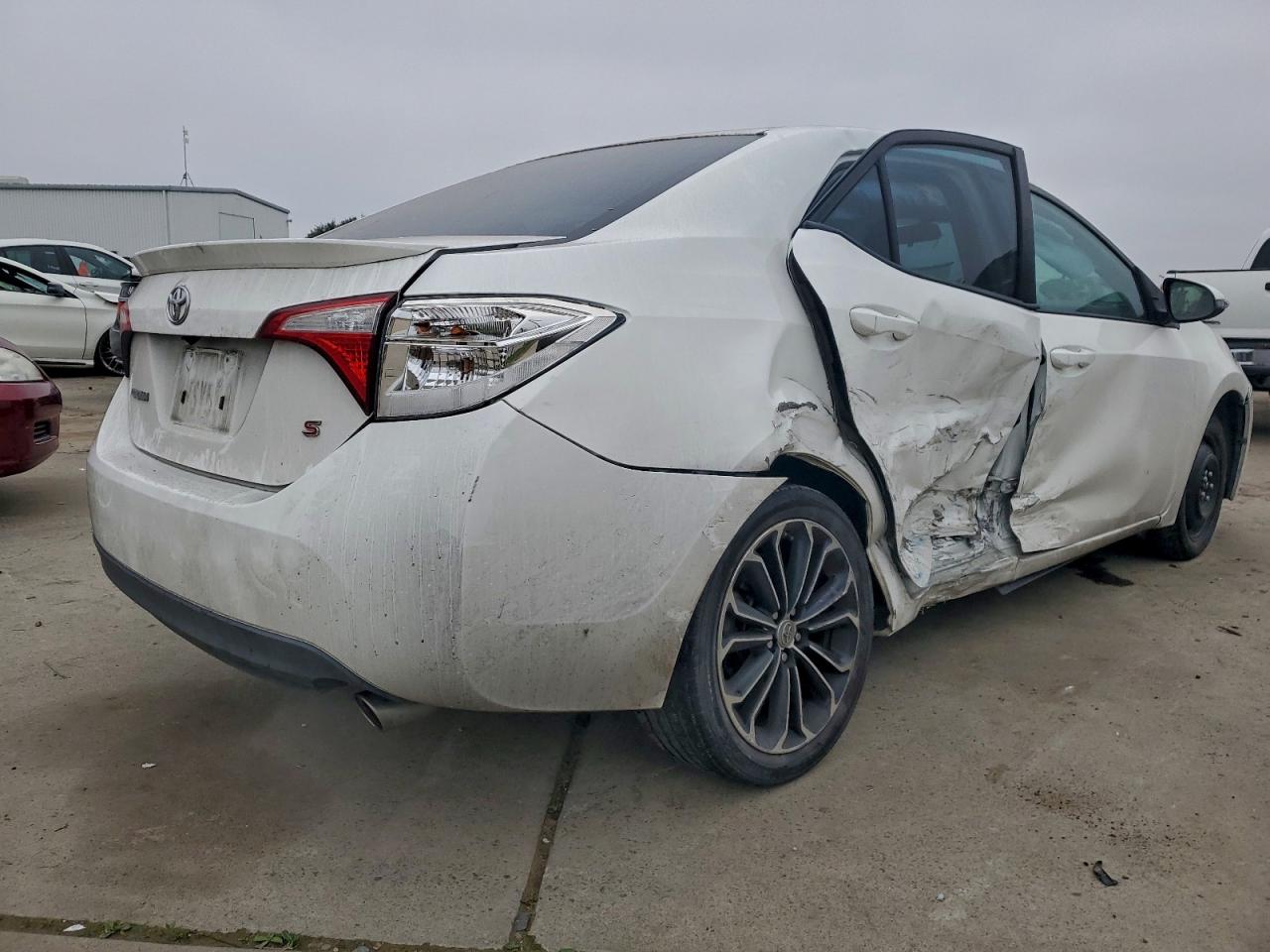 2016 TOYOTA COROLLA L photo 3
