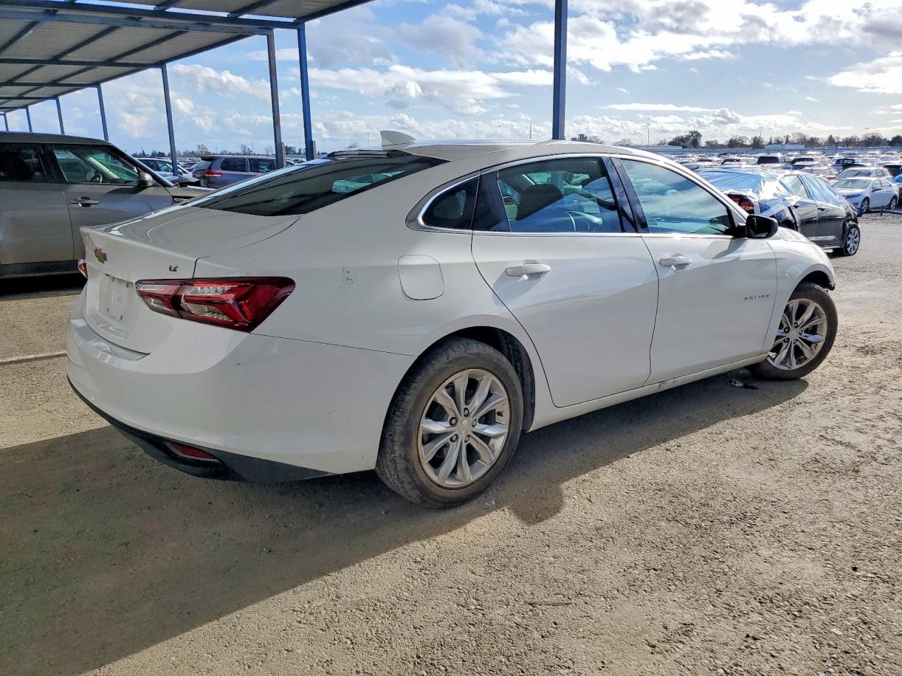 2020 CHEVROLET MALIBU LT photo 3
