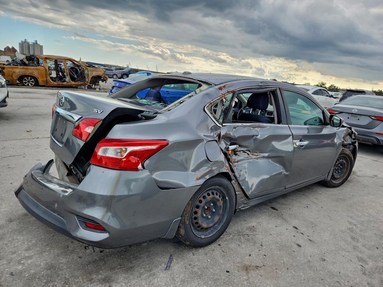 2017 NISSAN SENTRA S photo 3