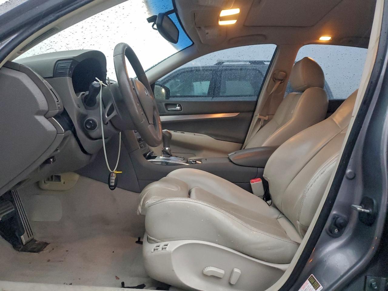 2012 INFINITI G37 BASE photo 7