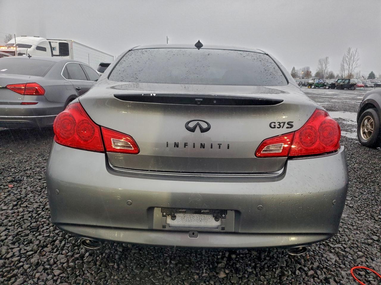 2012 INFINITI G37 BASE photo 6
