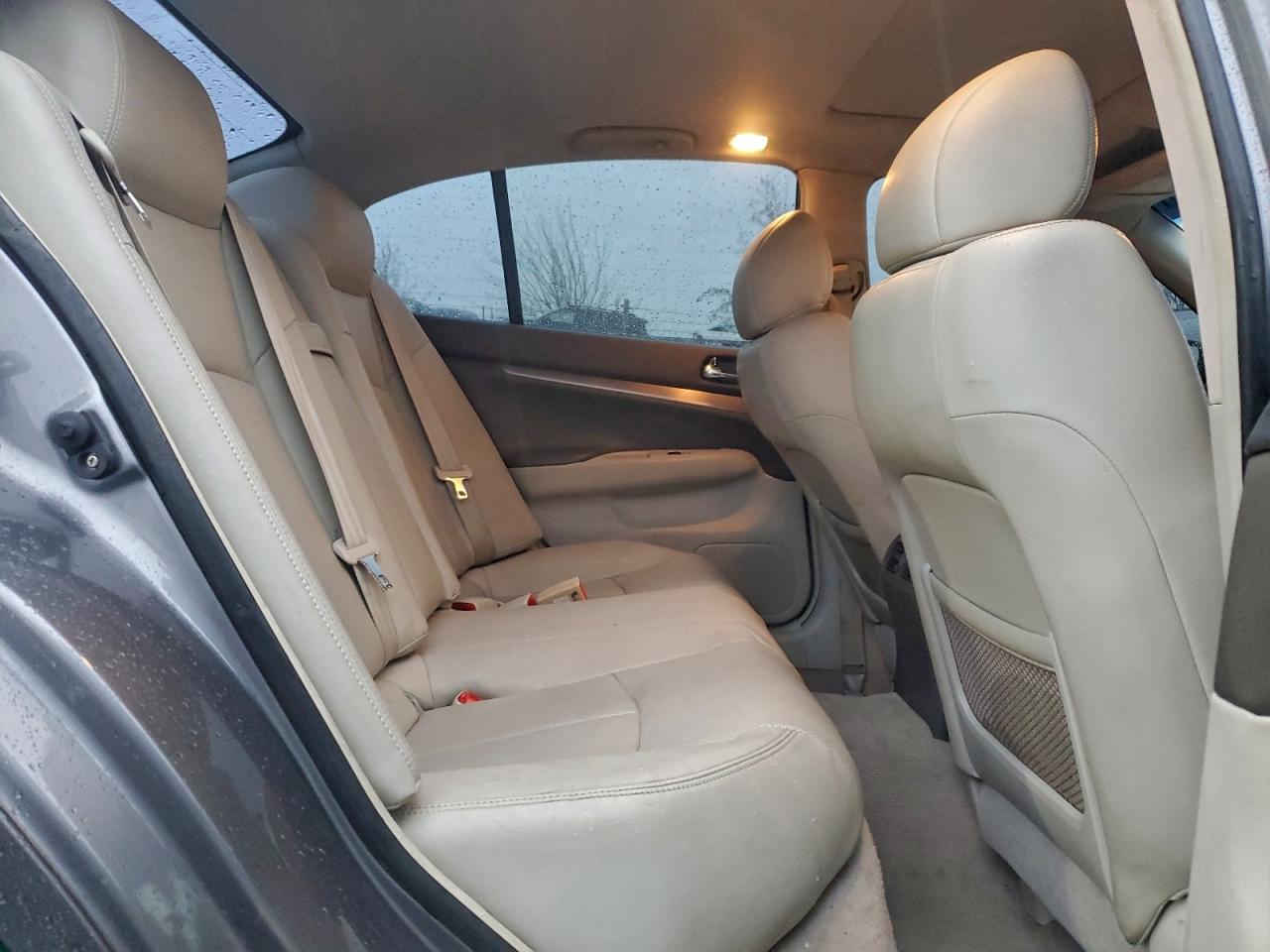 2012 INFINITI G37 BASE photo 10