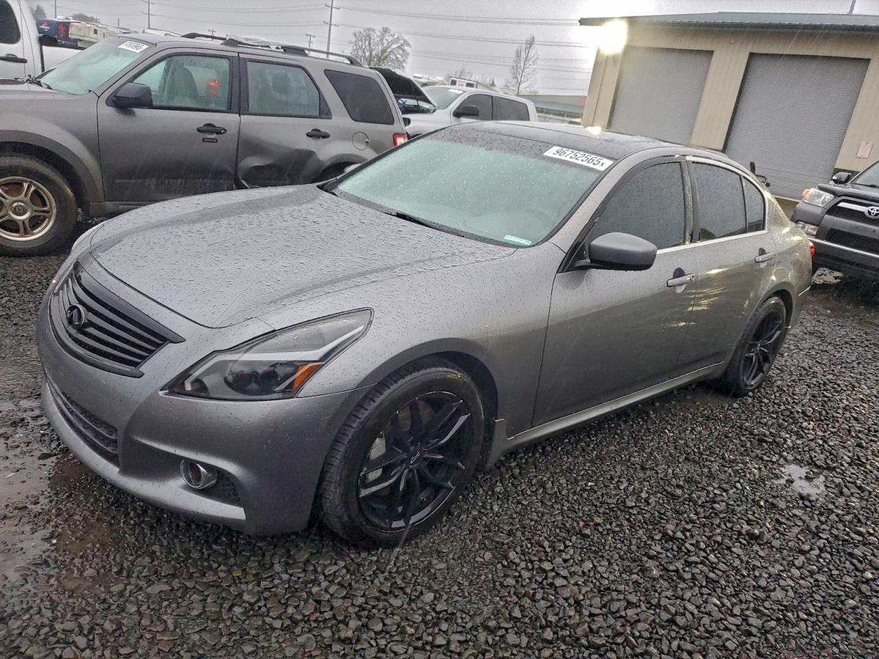 2012 INFINITI G37