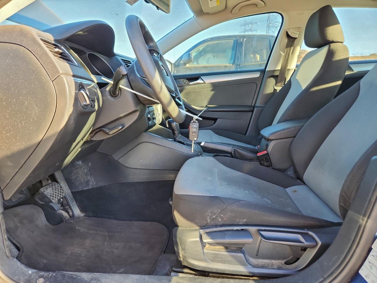 2017 VOLKSWAGEN JETTA photo 7