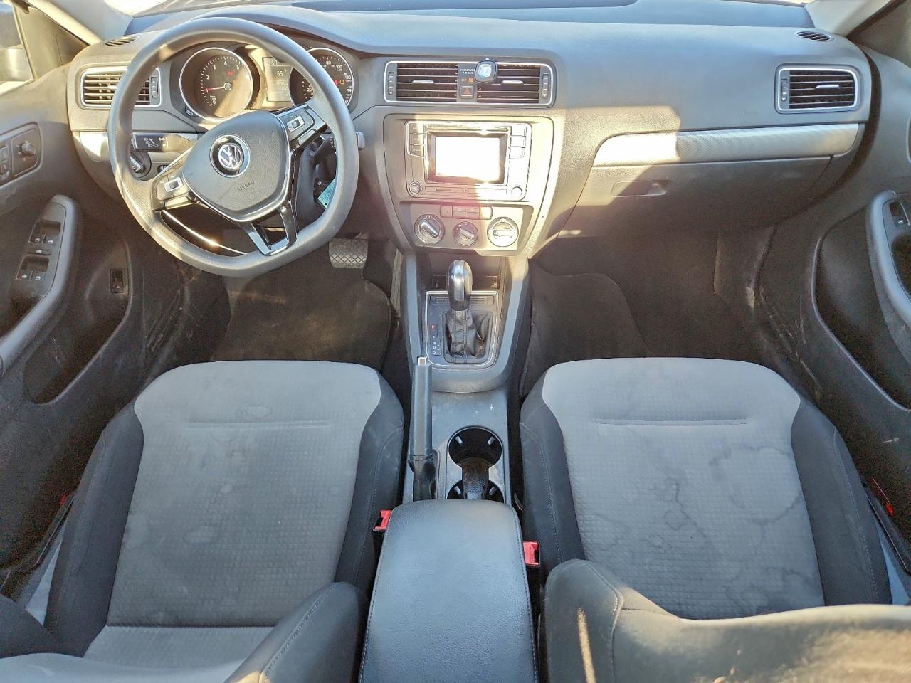2017 VOLKSWAGEN JETTA photo 8