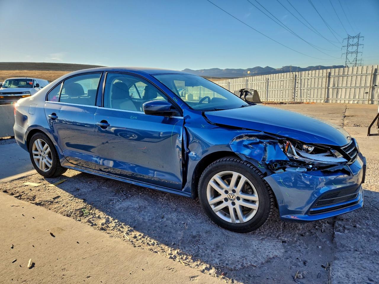 2017 VOLKSWAGEN JETTA photo 4