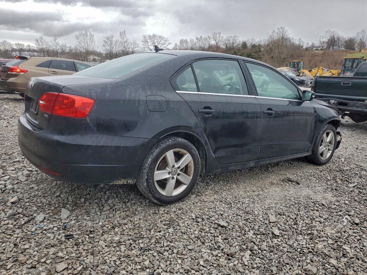 2013 VOLKSWAGEN JETTA TDI photo 3