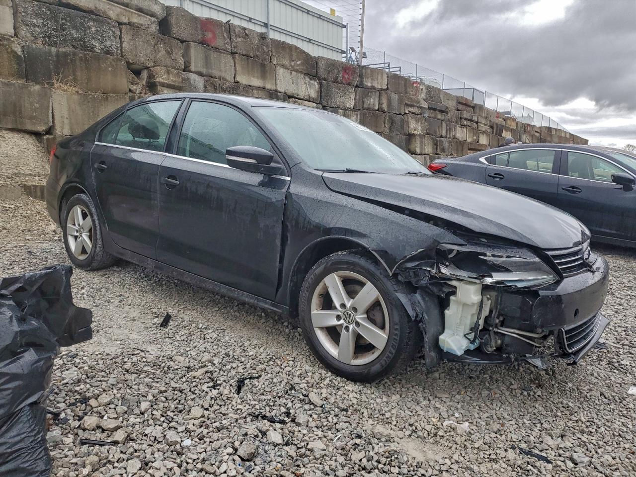 2013 VOLKSWAGEN JETTA TDI photo 4
