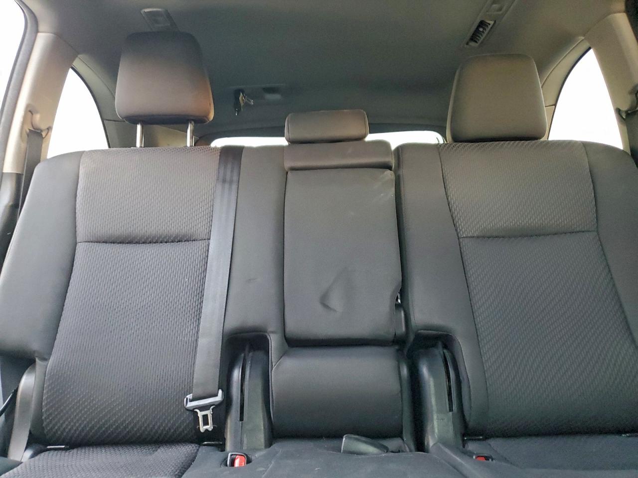 2018 TOYOTA HIGHLANDER LE photo 10