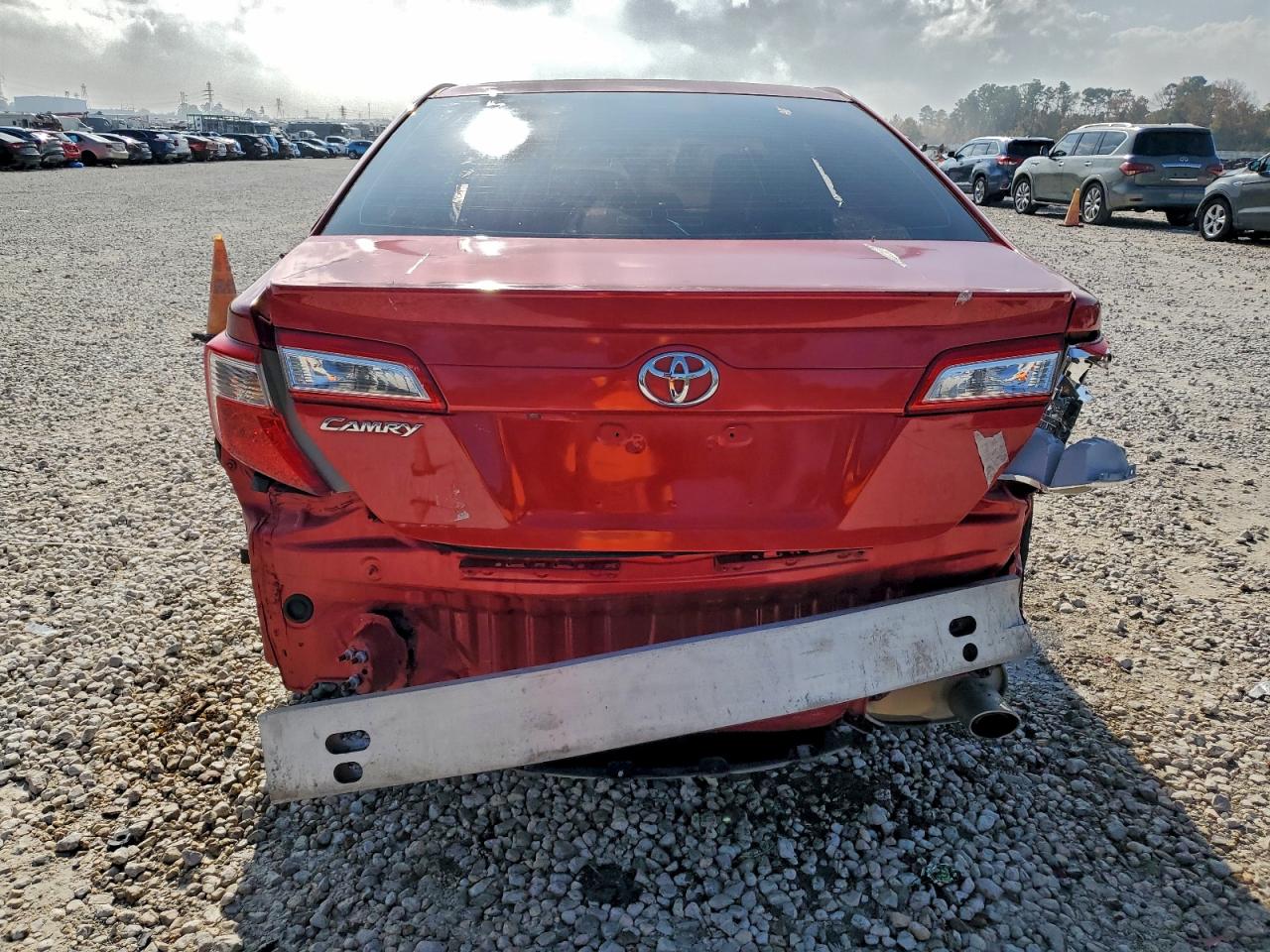 2014 TOYOTA CAMRY L photo 6