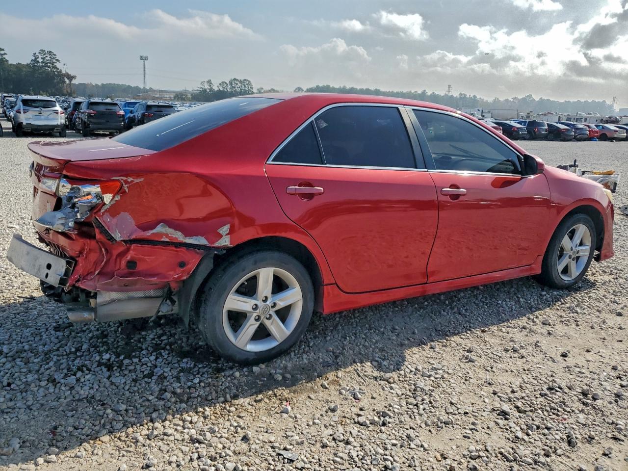 2014 TOYOTA CAMRY L photo 3