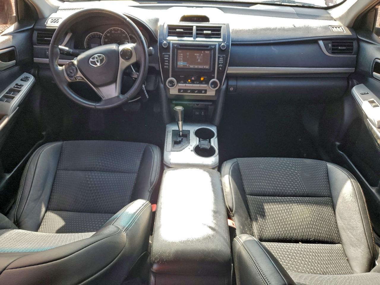 2014 TOYOTA CAMRY L photo 8