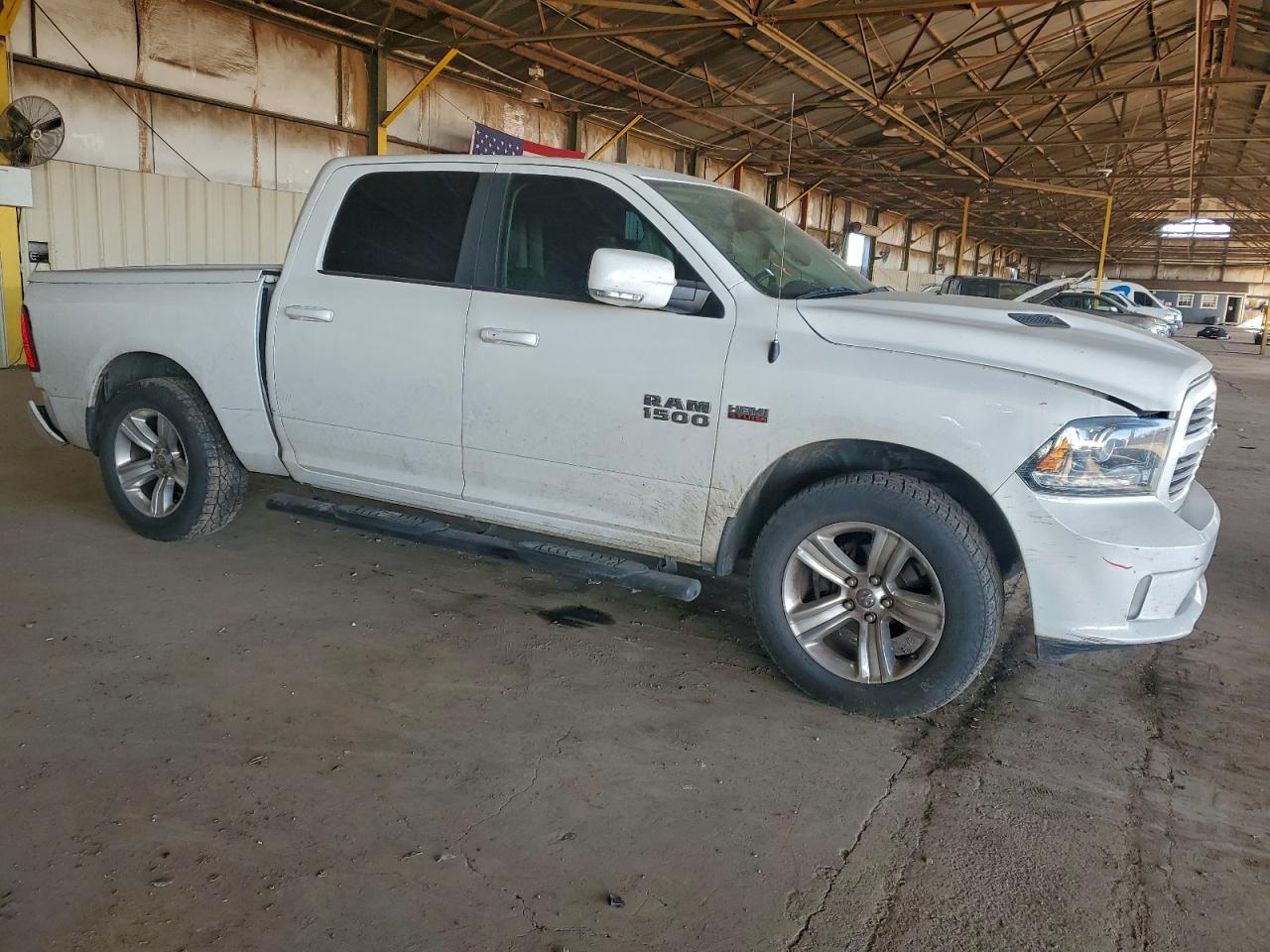 2016 RAM 1500 SPORT photo 4
