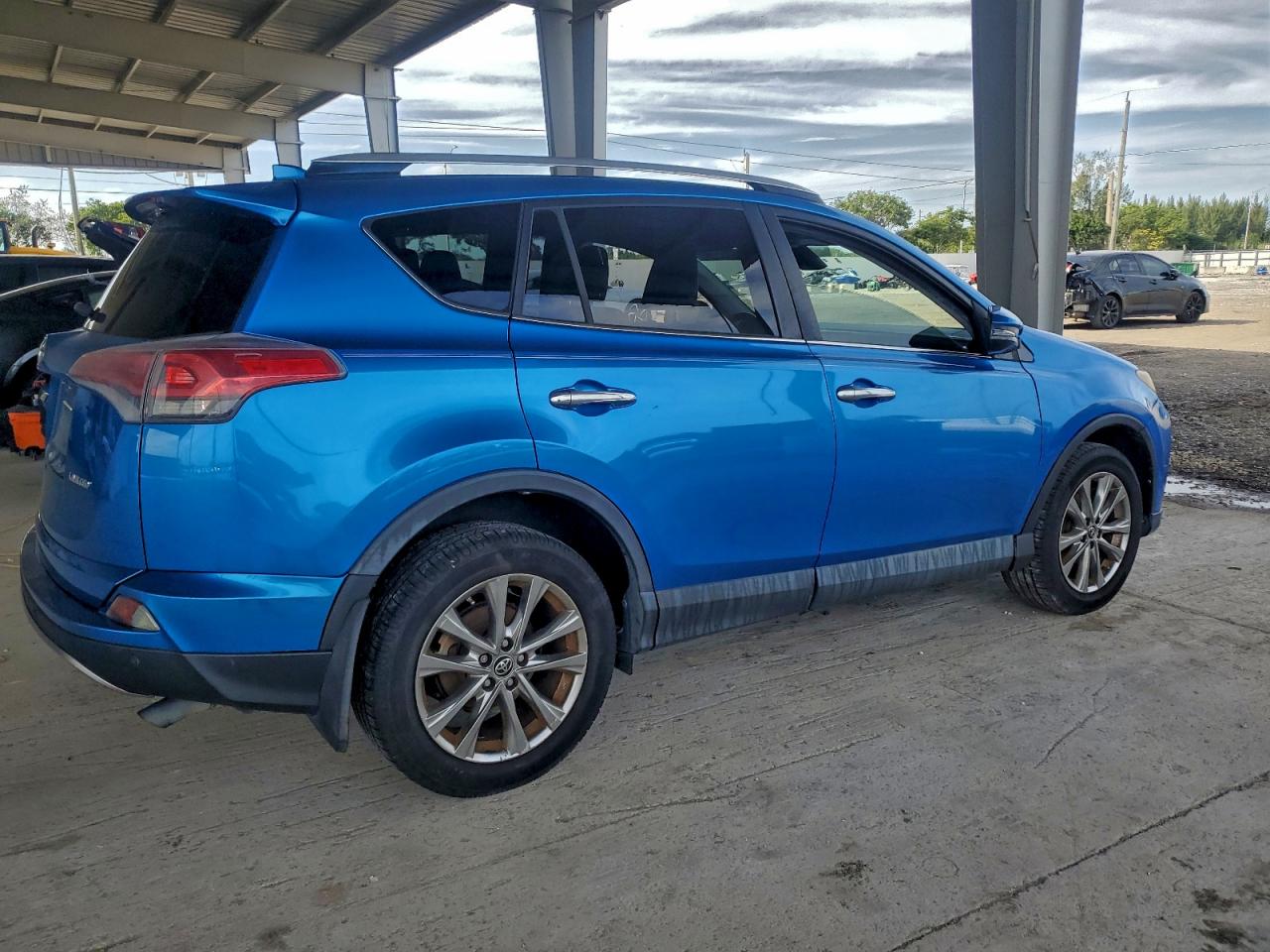 2016 TOYOTA RAV4 LIMITED photo 3