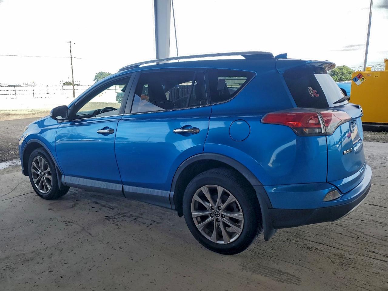 2016 TOYOTA RAV4 LIMITED photo 2