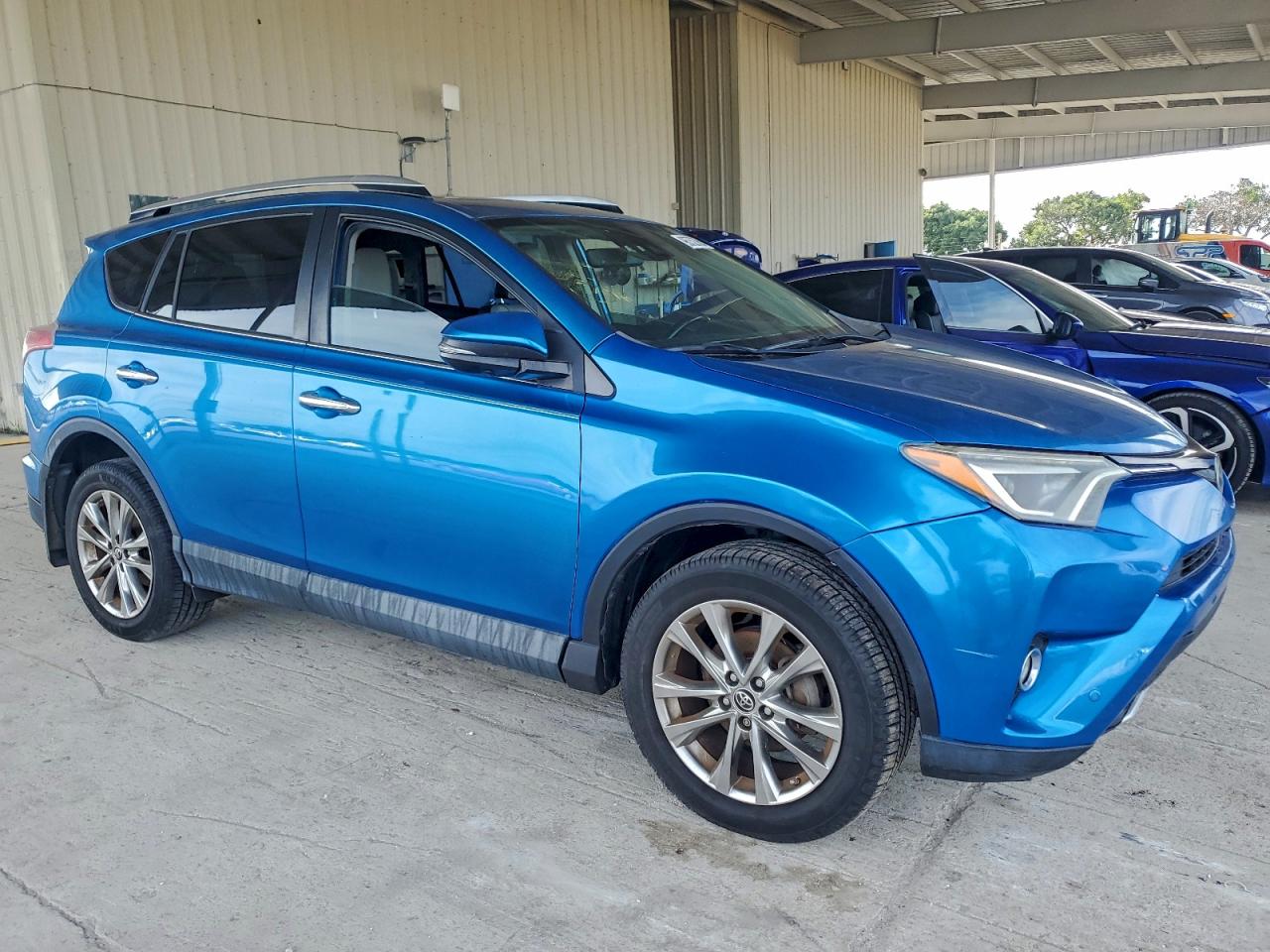 2016 TOYOTA RAV4 LIMITED photo 4