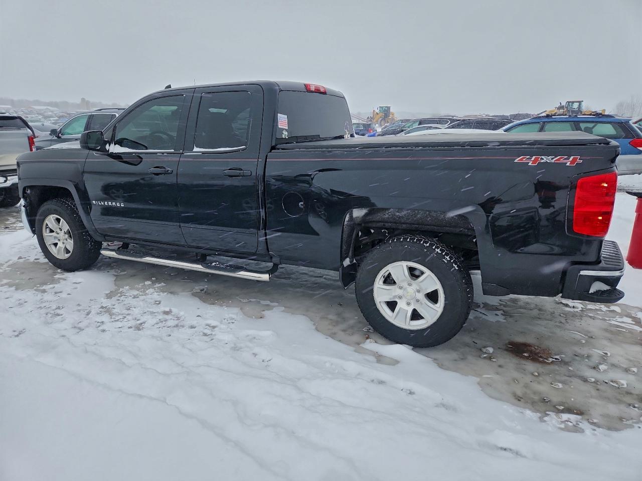 2017 CHEVROLET SILVERADO K1500 LT photo 2