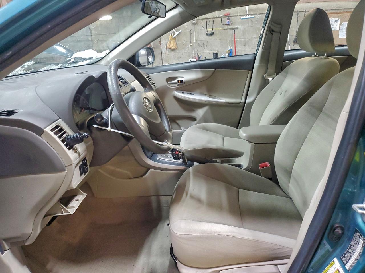 2010 TOYOTA COROLLA BASE photo 7