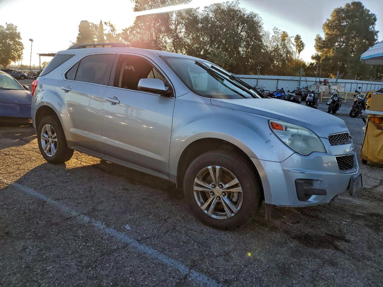 2015 CHEVROLET EQUINOX LT photo 4