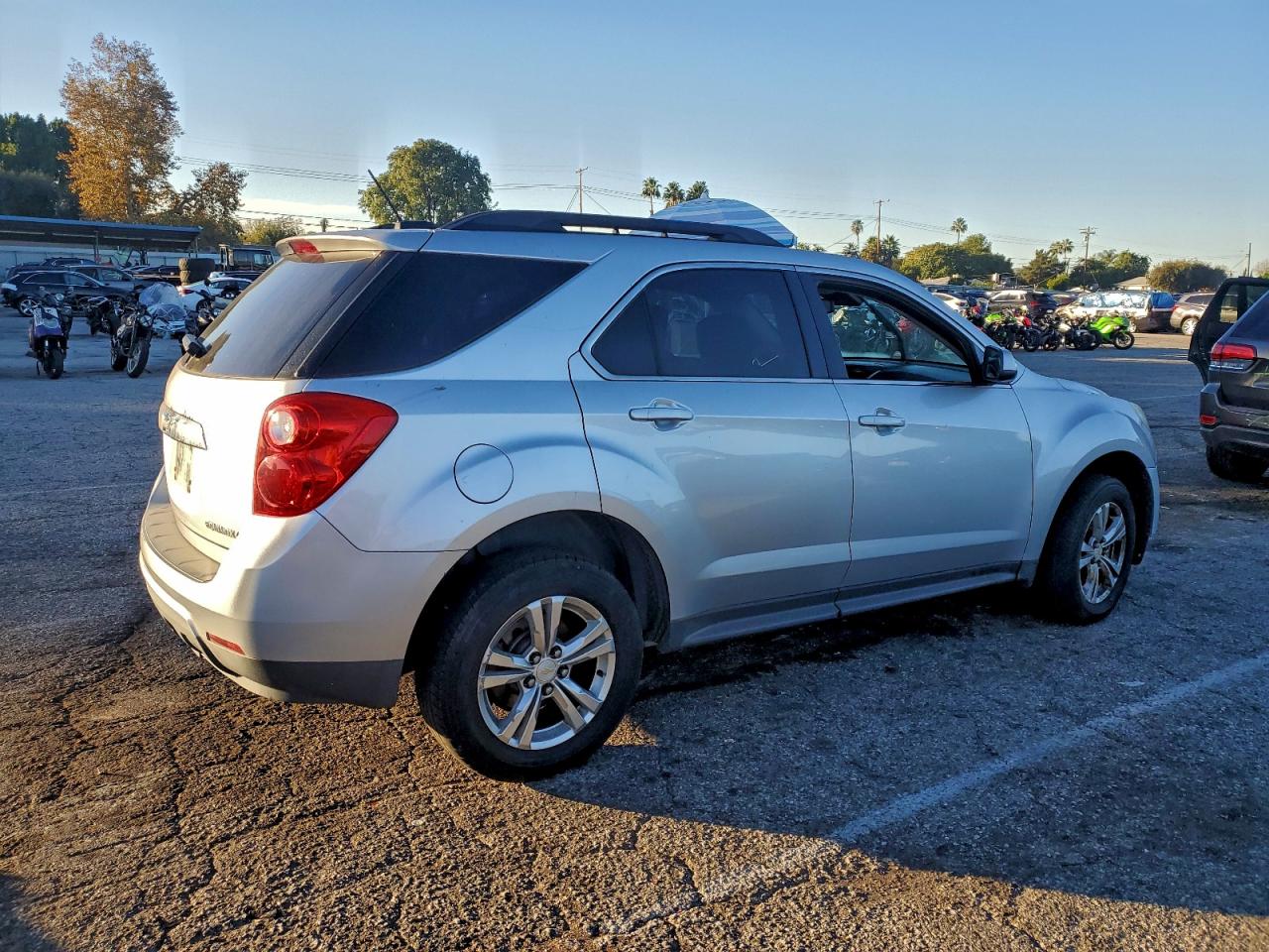 2015 CHEVROLET EQUINOX LT photo 3