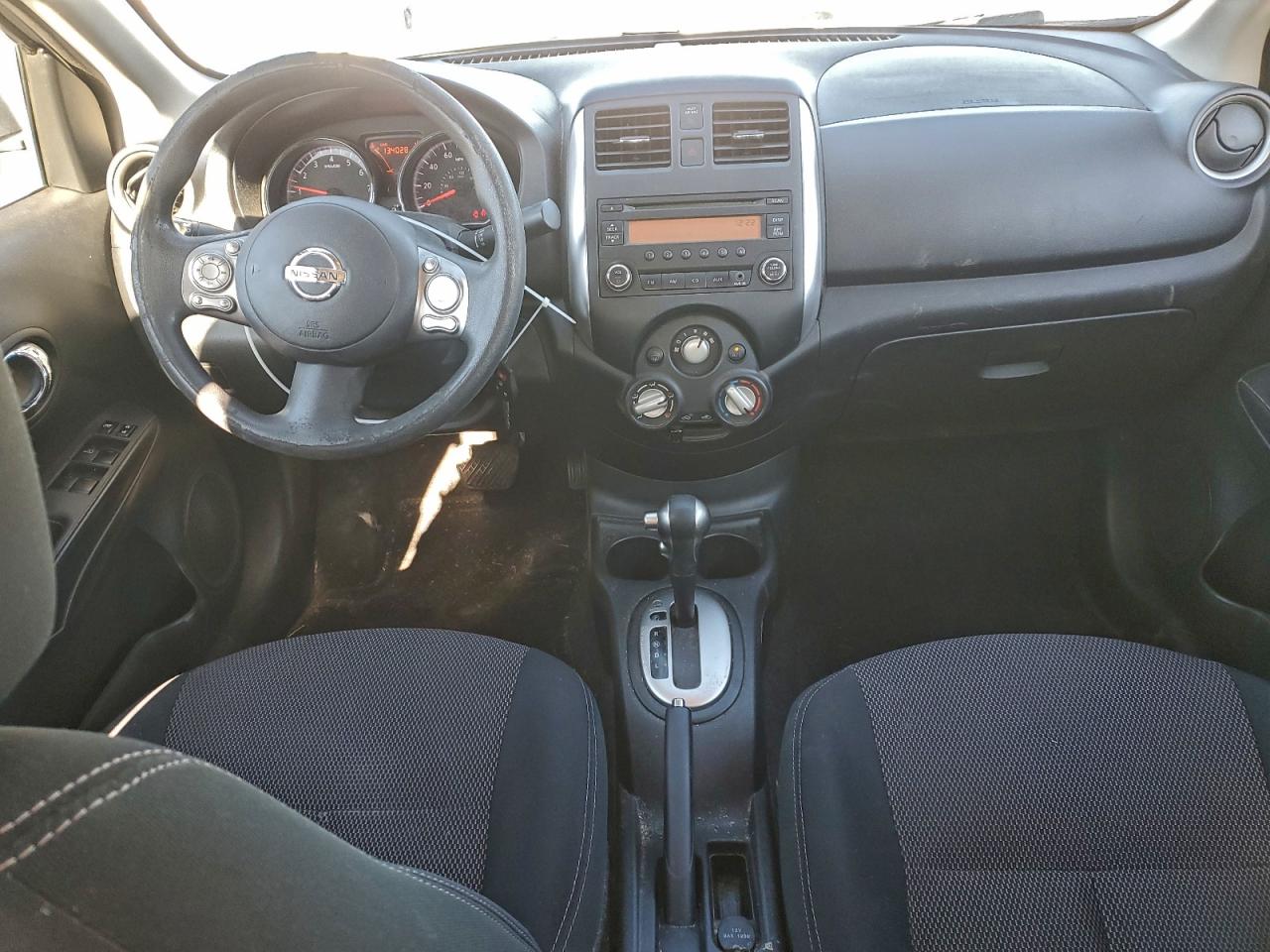 2014 NISSAN VERSA S photo 8