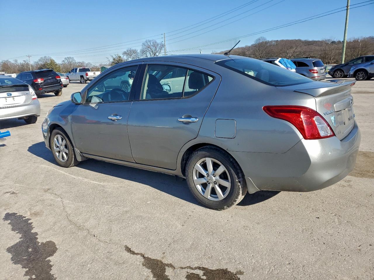 2014 NISSAN VERSA S photo 2