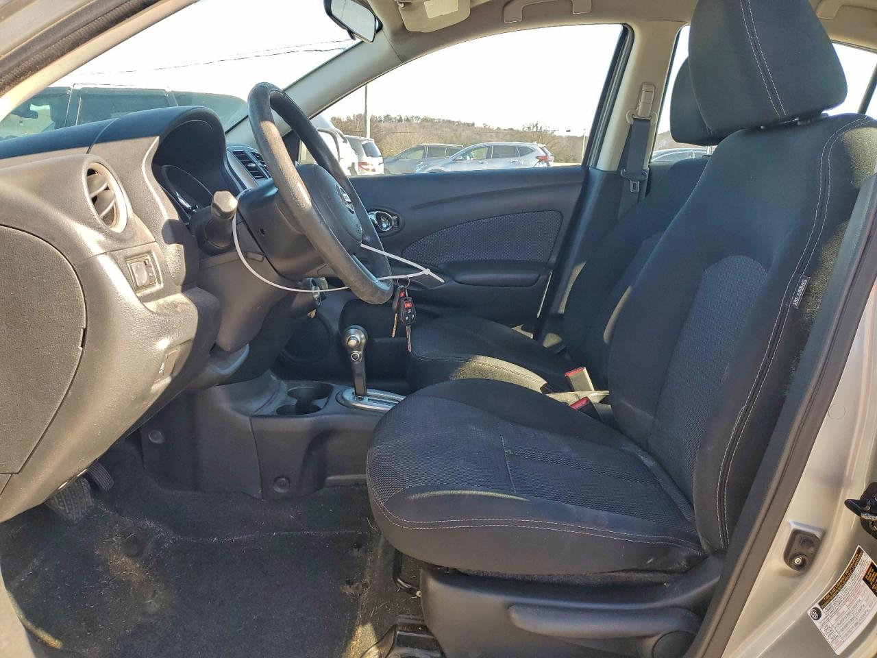 2014 NISSAN VERSA S photo 7