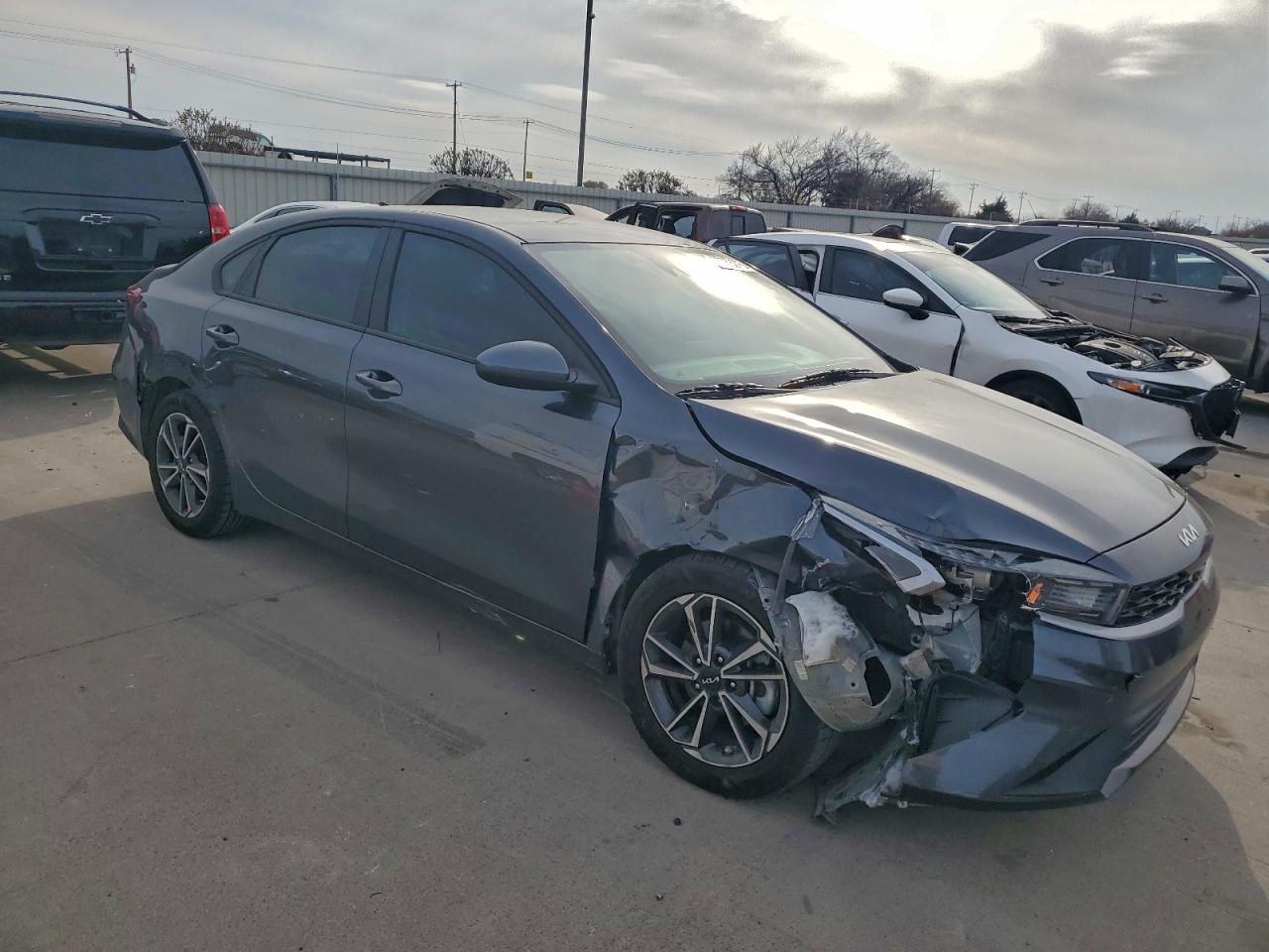2023 KIA FORTE LX photo 4