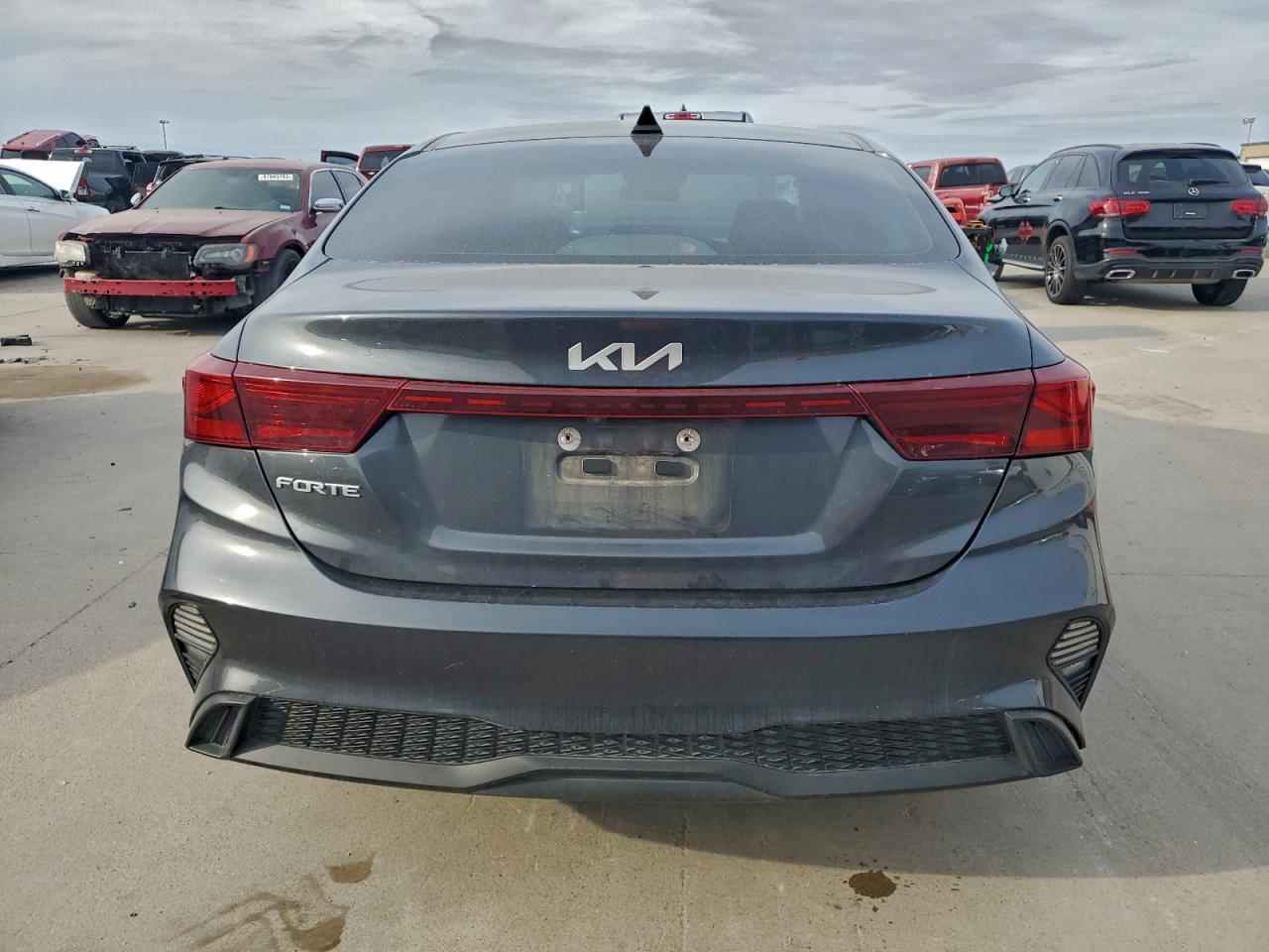 2023 KIA FORTE LX photo 6