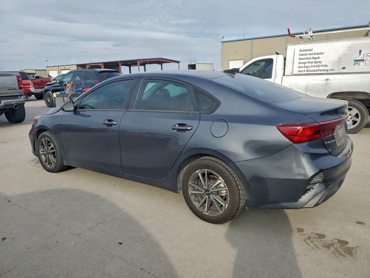 2023 KIA FORTE LX photo 2