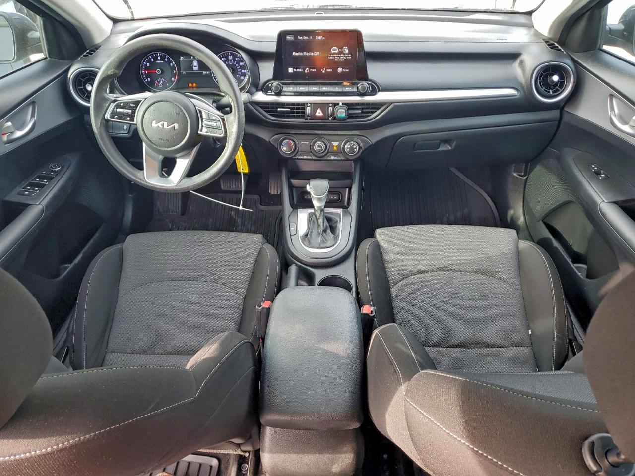 2023 KIA FORTE LX photo 8