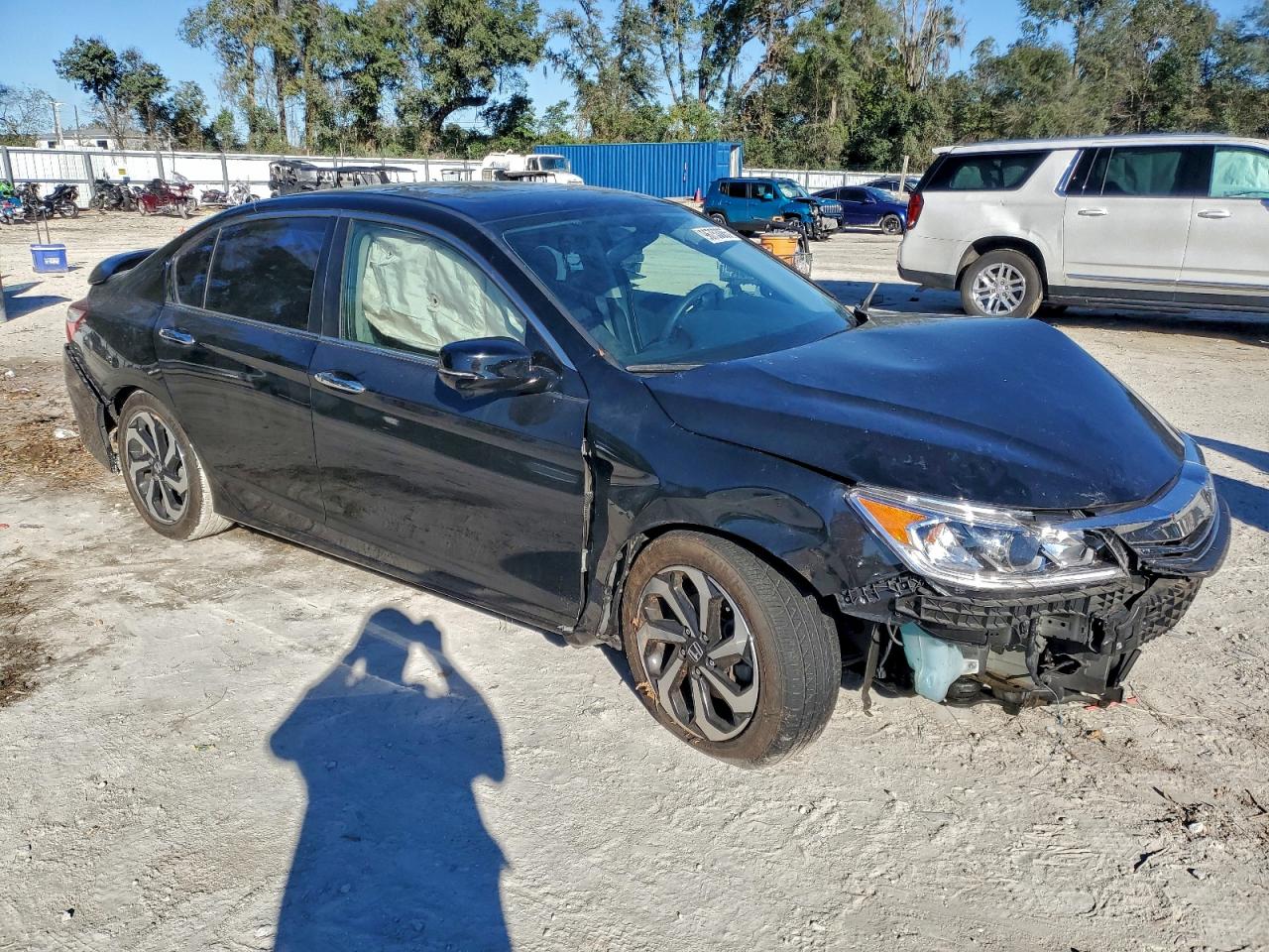 2017 HONDA ACCORD EX photo 4