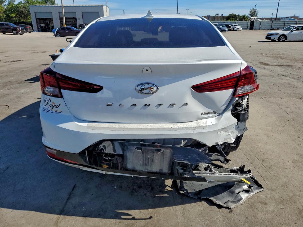 2020 HYUNDAI ELANTRA SEL photo 11