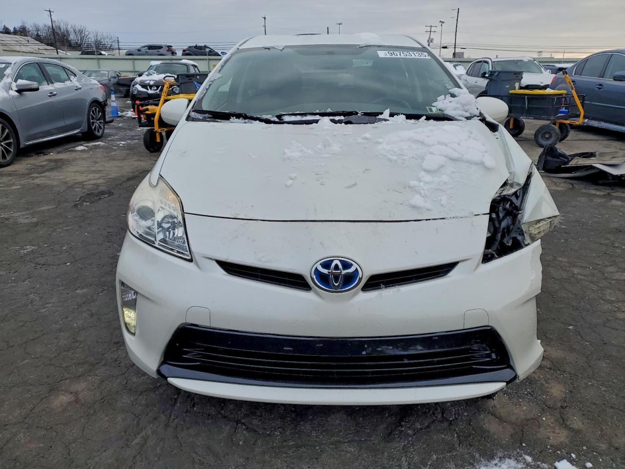 2015 TOYOTA PRIUS photo 5