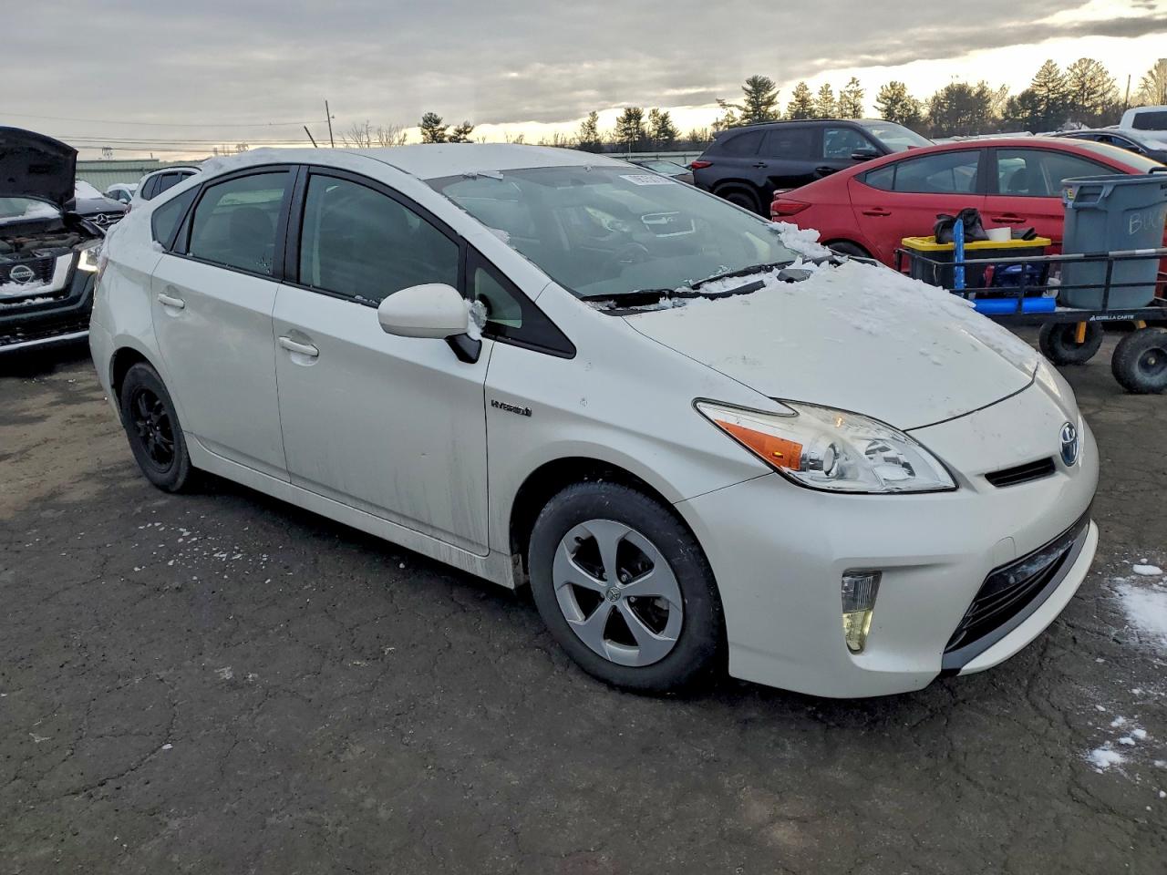 2015 TOYOTA PRIUS photo 4