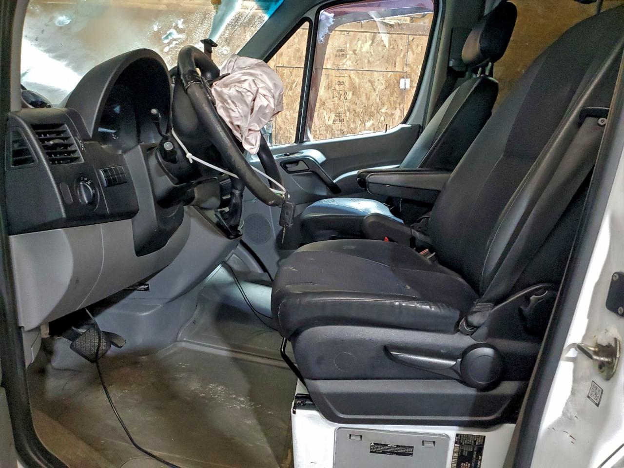 2015 MERCEDES-BENZ SPRINTER 2500 photo 7