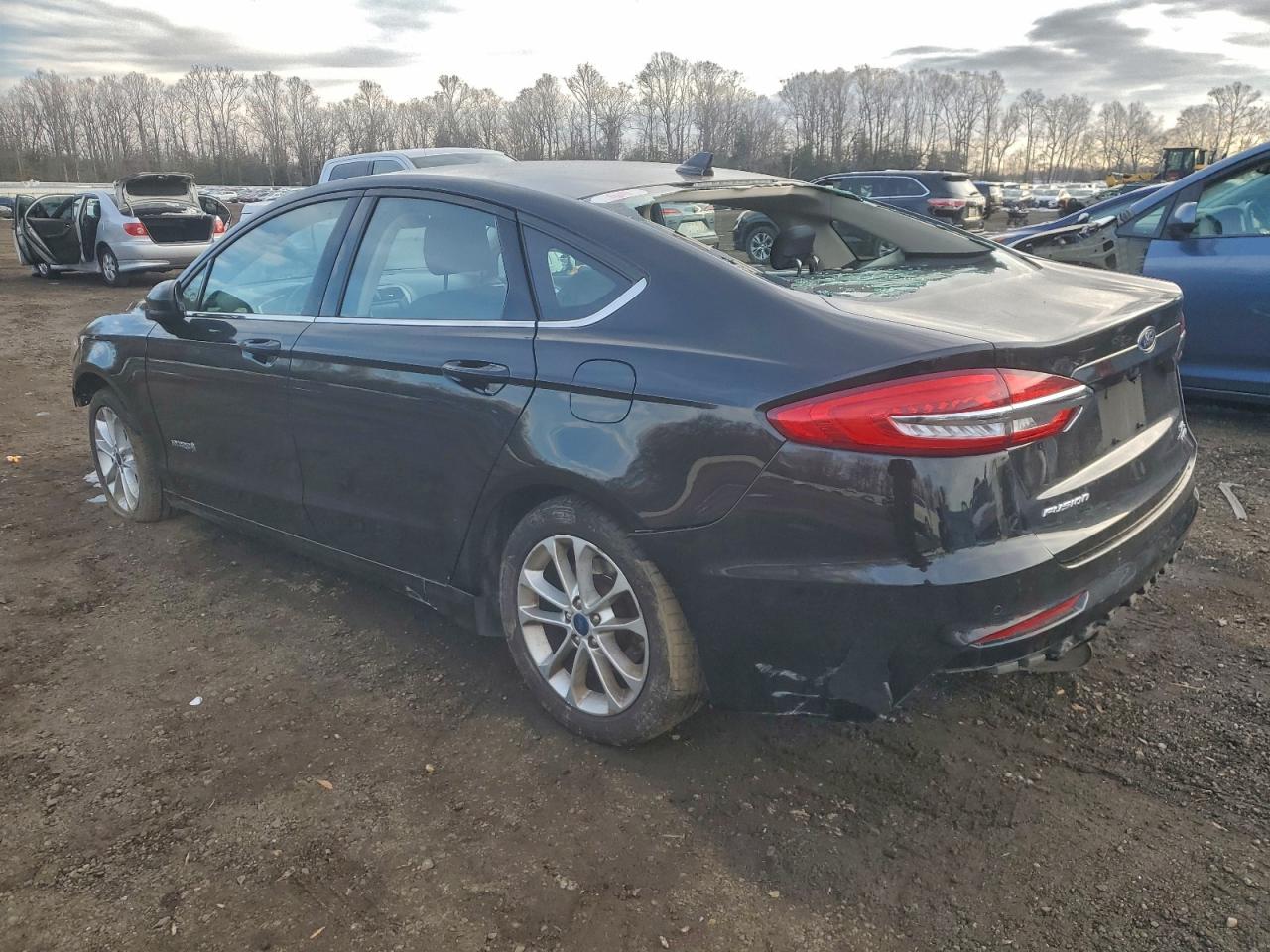 2019 FORD FUSION SE photo 2