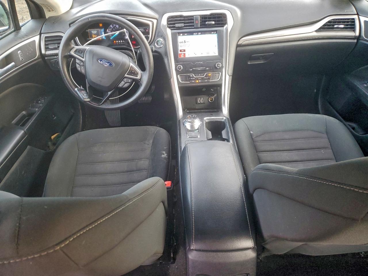 2019 FORD FUSION SE photo 8