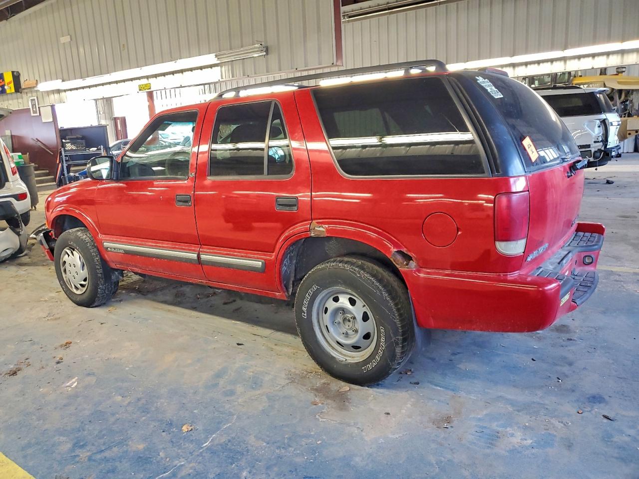 2000 CHEVROLET BLAZER photo 2