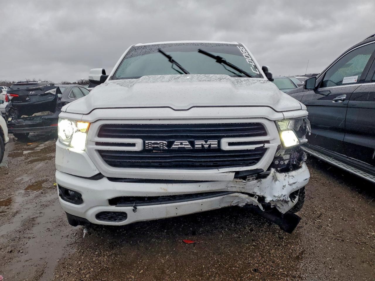2021 RAM 1500 photo 5