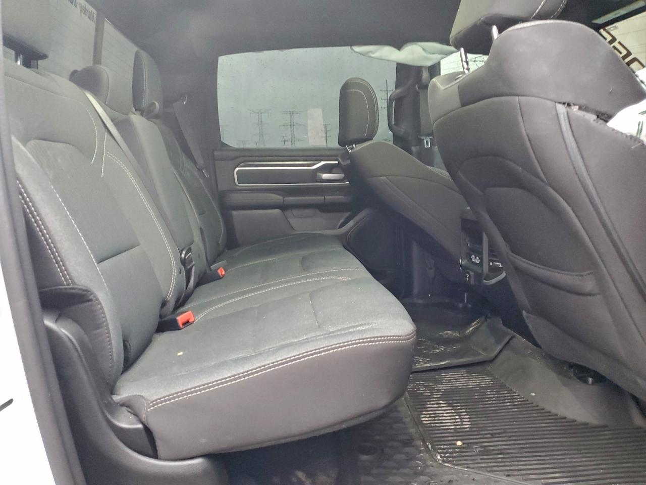 2021 RAM 1500 photo 10