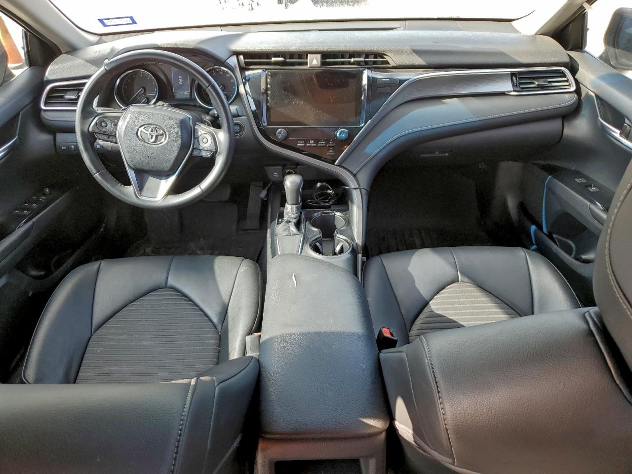 2018 TOYOTA CAMRY photo 8