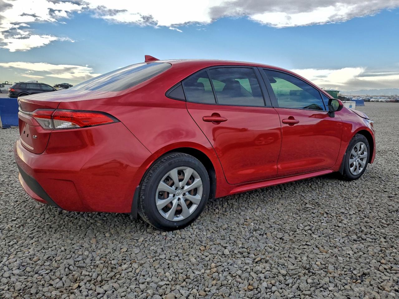 2021 TOYOTA COROLLA LE photo 3