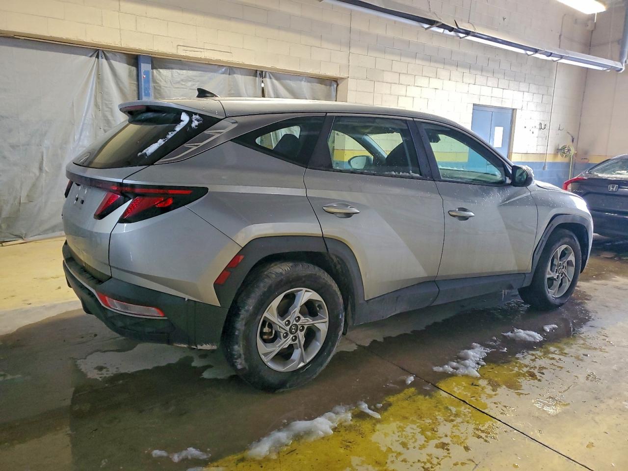 2022 HYUNDAI TUCSON SE photo 3