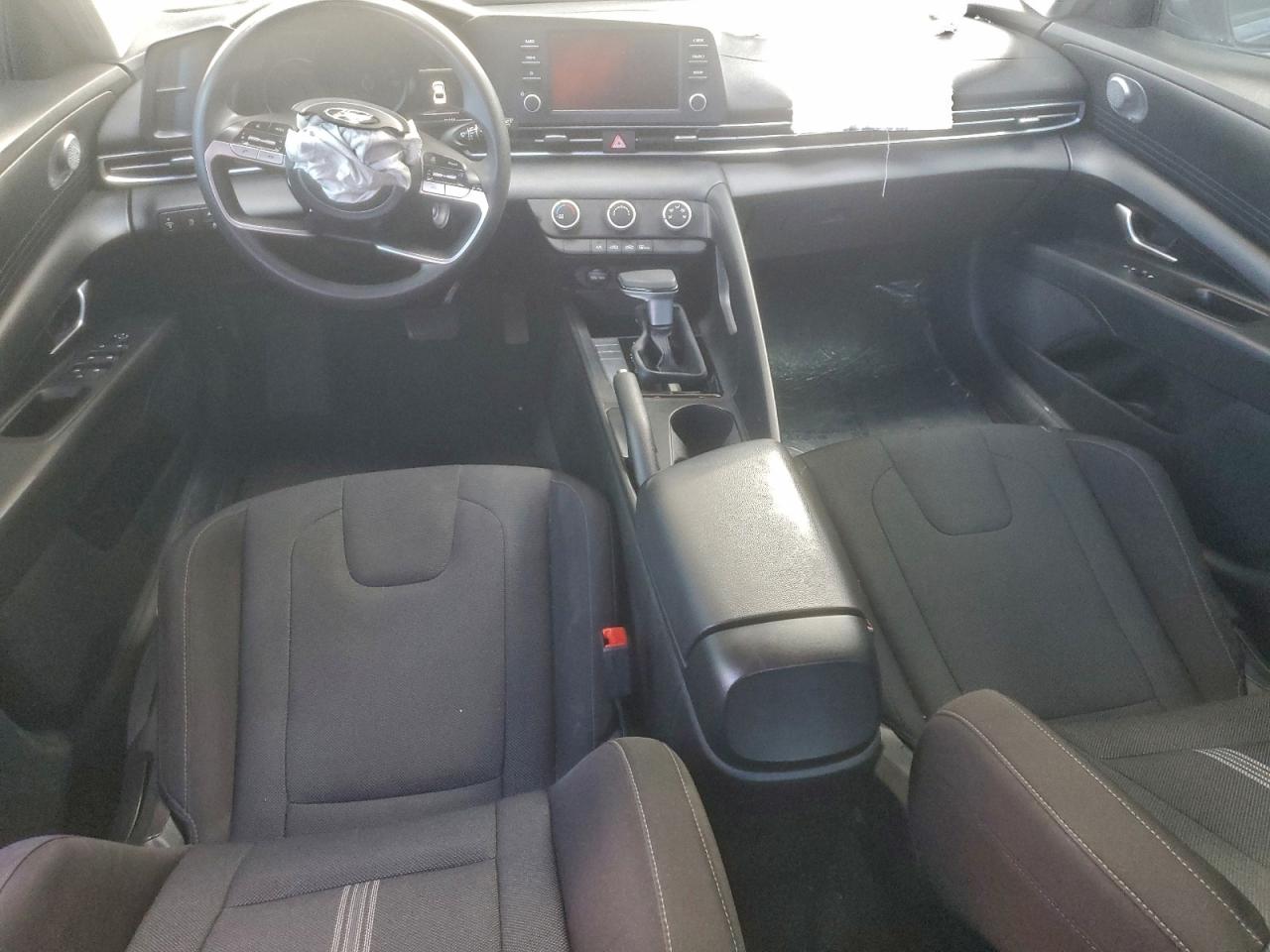 2021 HYUNDAI ELANTRA SE photo 8