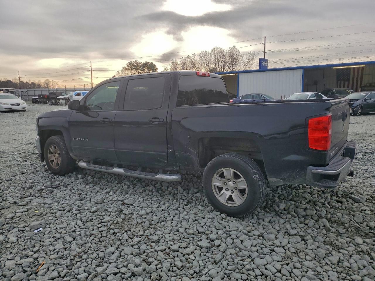 2018 CHEVROLET SILVERADO C1500 LT photo 2