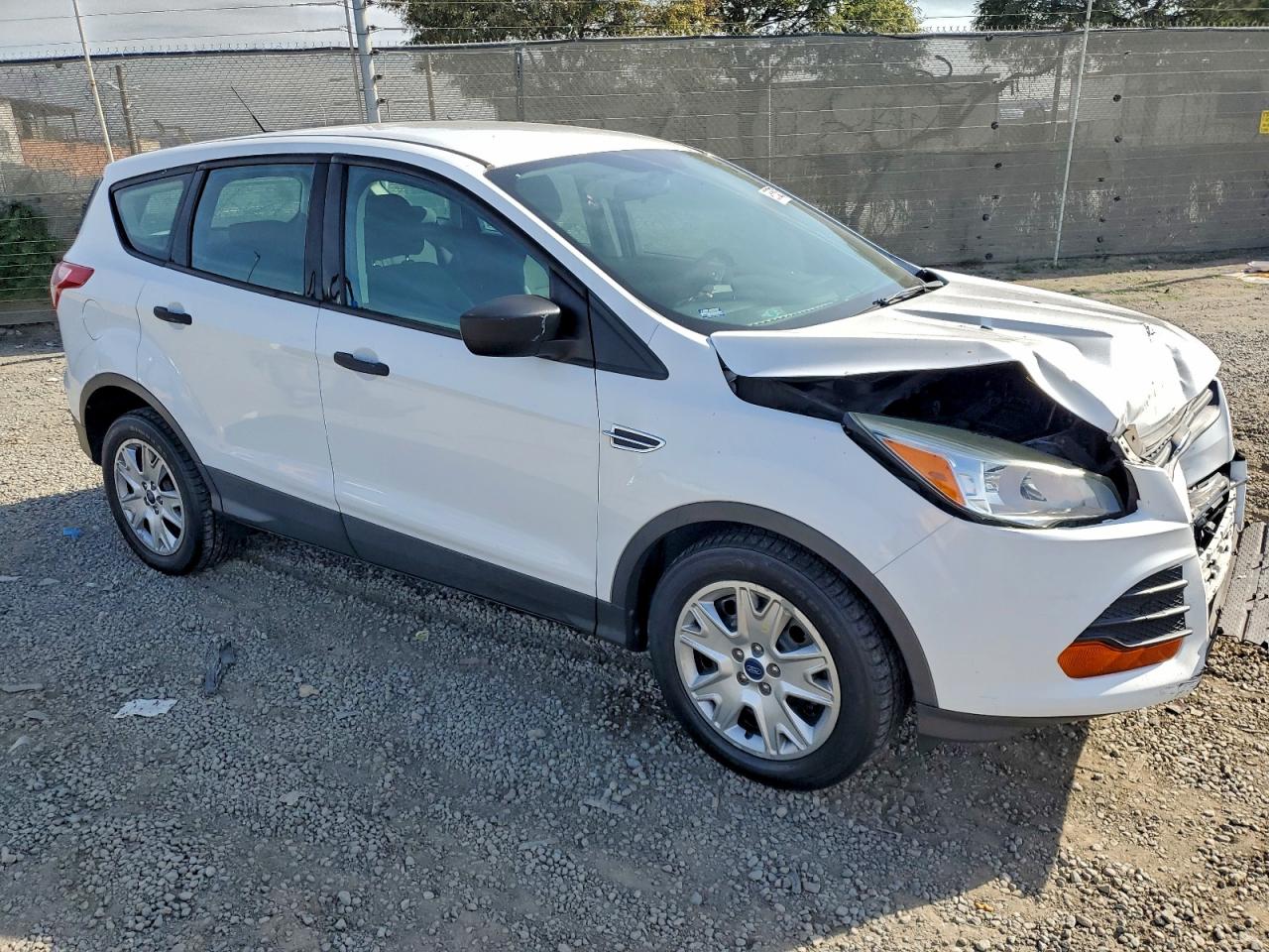 2014 FORD ESCAPE S photo 4